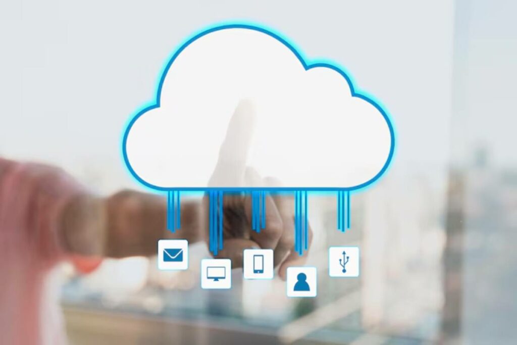 El almacenamiento en la nube protege tus datos para el futuro. Foto: Freepik